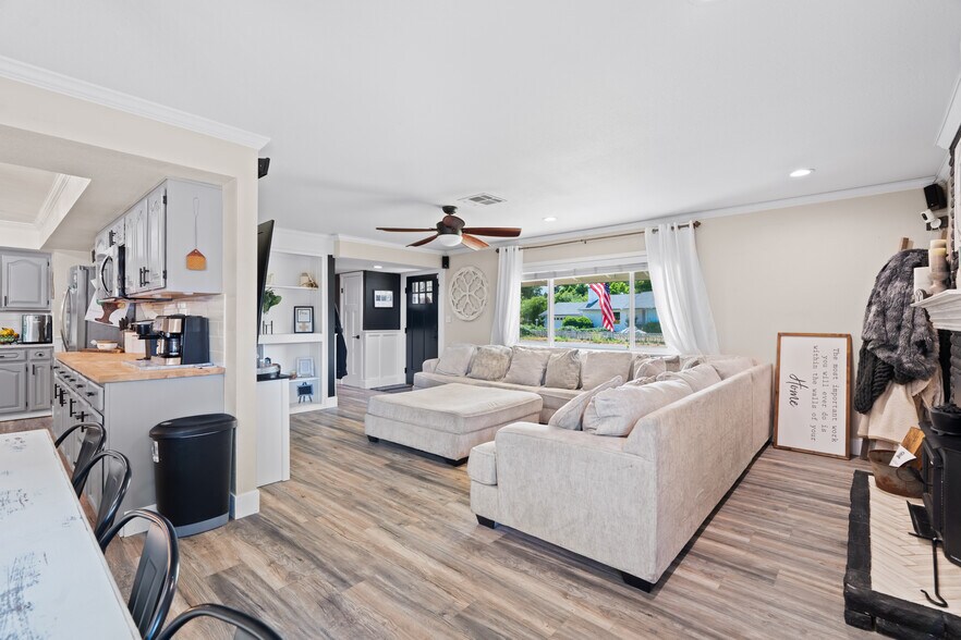 Building Photo - 3689 Suzanne Way