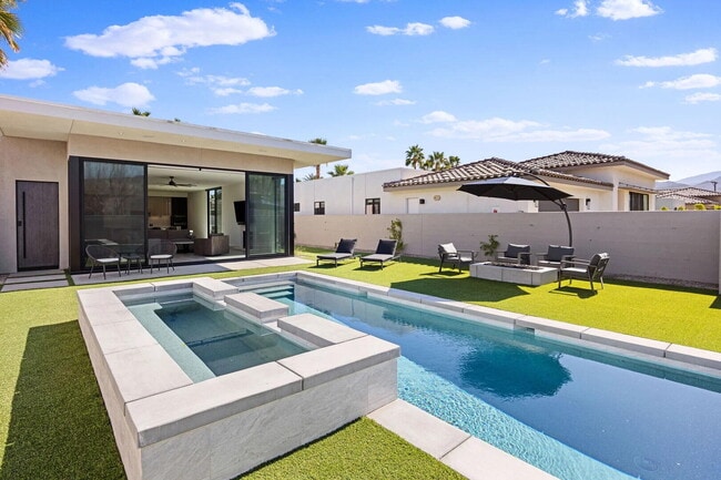 Building Photo - 57880 Salida del Sol