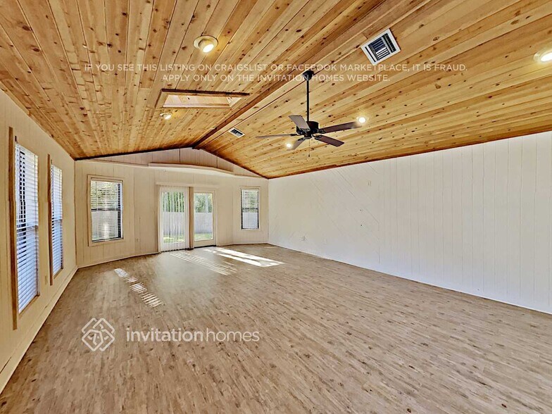 Building Photo - 577 Remington Oak Dr