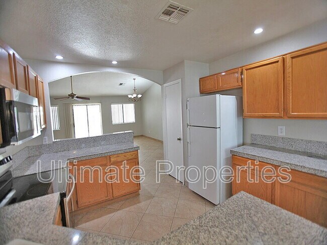 Building Photo - 4611 N 87th Ave
