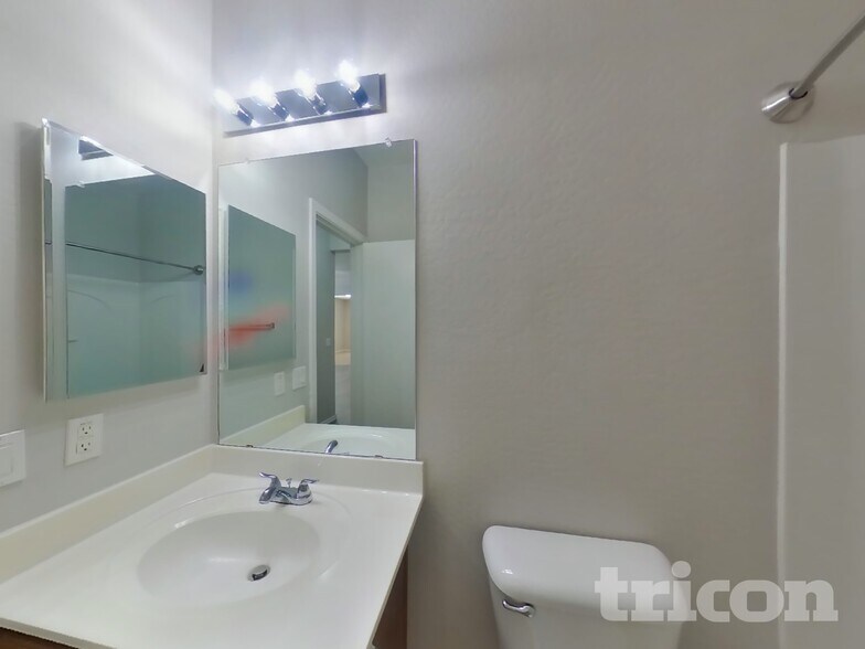 Building Photo - 7310 W St Charles Ave