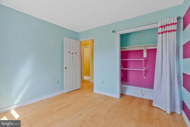 Building Photo - 4638 Luxberry Dr