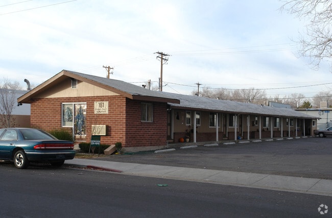 Primary Photo - Linden Court Apartments