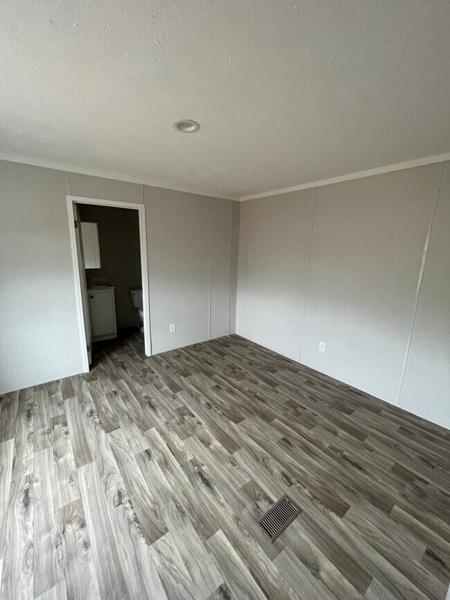 Building Photo - 205 Mountain Village Cir