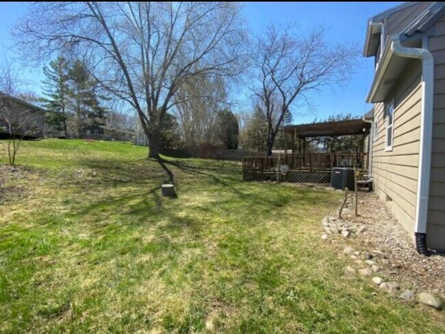 Backyard and Deck - 6962 Adaside Dr SE