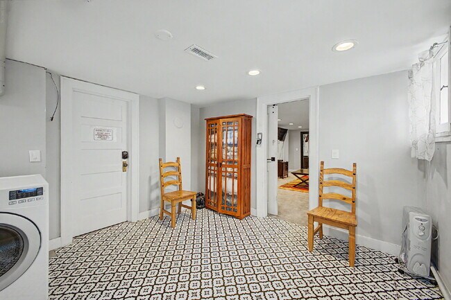 Building Photo - 1156 S Downing St