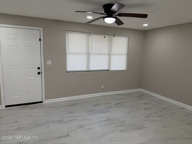 Building Photo - 85064 Radio Ave