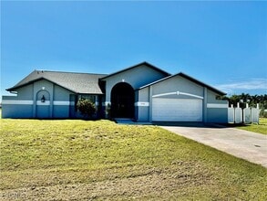 Building Photo - 3704 SW 3rd St