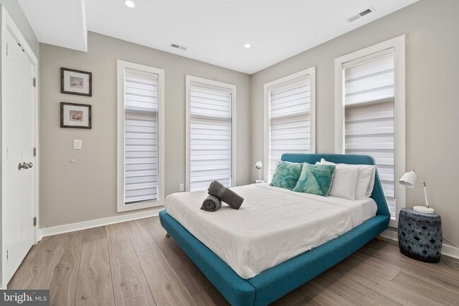 Building Photo - 1402 Ellsworth St