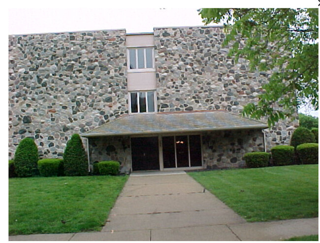 Building Photo - IMPERIAL HOUSE APARTMENTS