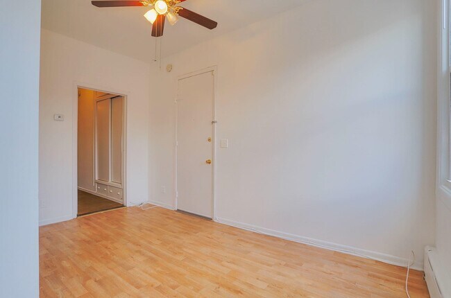 Building Photo - 28 Spruce St