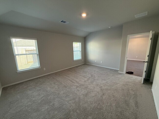 Building Photo - 2027 Summer Night Dr