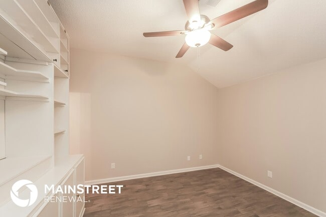 Building Photo - 2791 Heatherglen Cove W