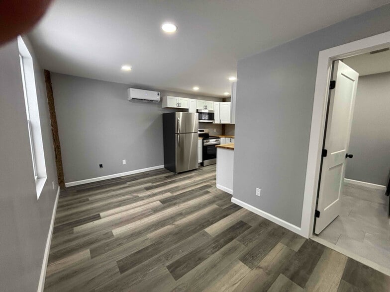 Building Photo - 3685 E Brutus St