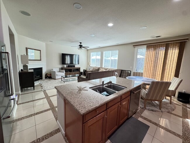 Building Photo - 2400 Ventana View Way