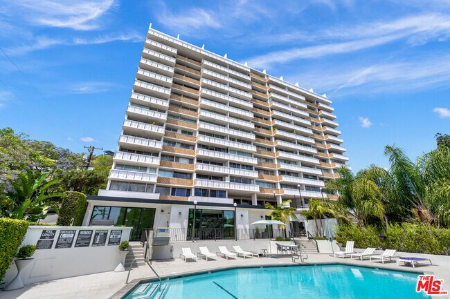 Building Photo - 8787 Shoreham Dr