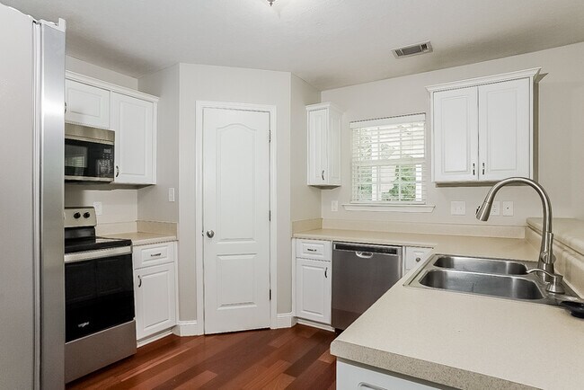 Building Photo - Bright 4-Bedroom Home in Grovetown, GA