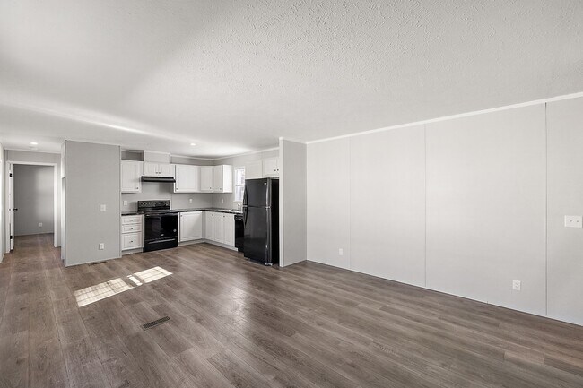 Building Photo - 715 Elmdale Ln