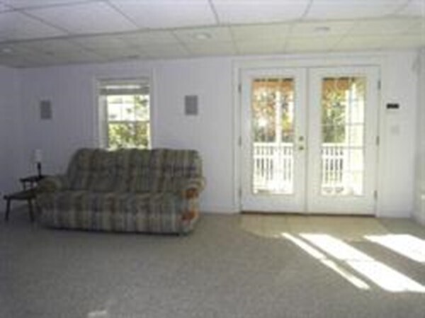 Building Photo - 29 Meyer Hill Dr