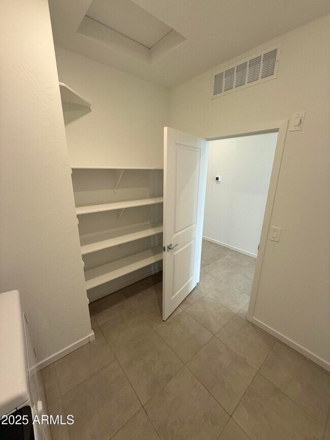 Building Photo - 7433 E Cozy Cottage Ln