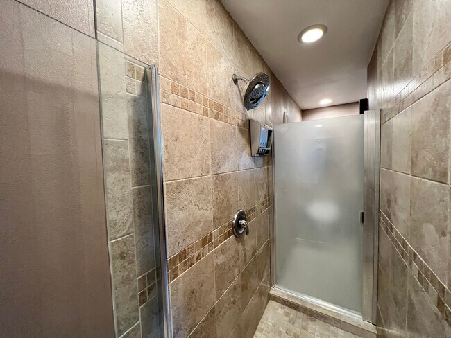 Building Photo - 11757 NE 143rd St