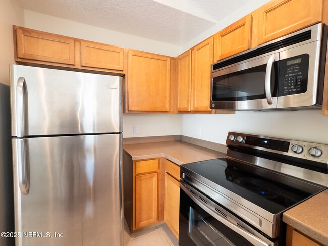 Building Photo - 100 Ashton Cir