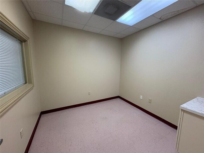 Building Photo - 13250 N 56th St