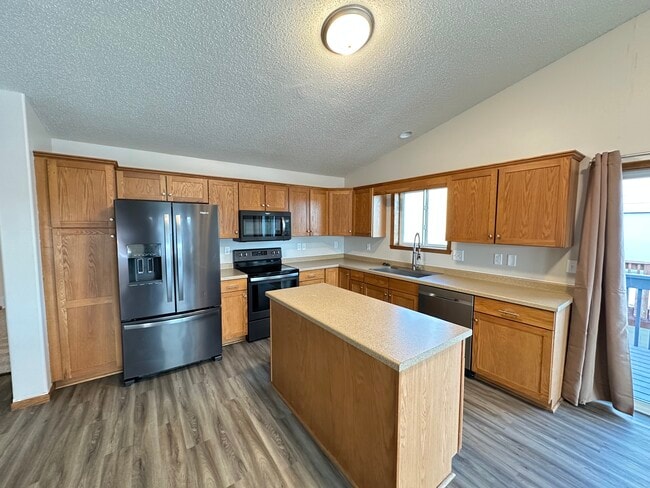 Building Photo - 4743 Harvest Dr S