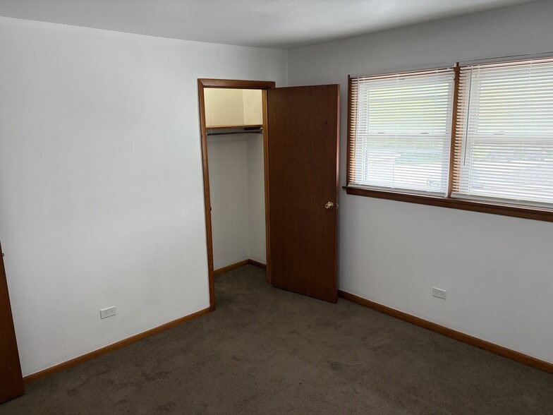 Building Photo - 18518 Wildwood Ave