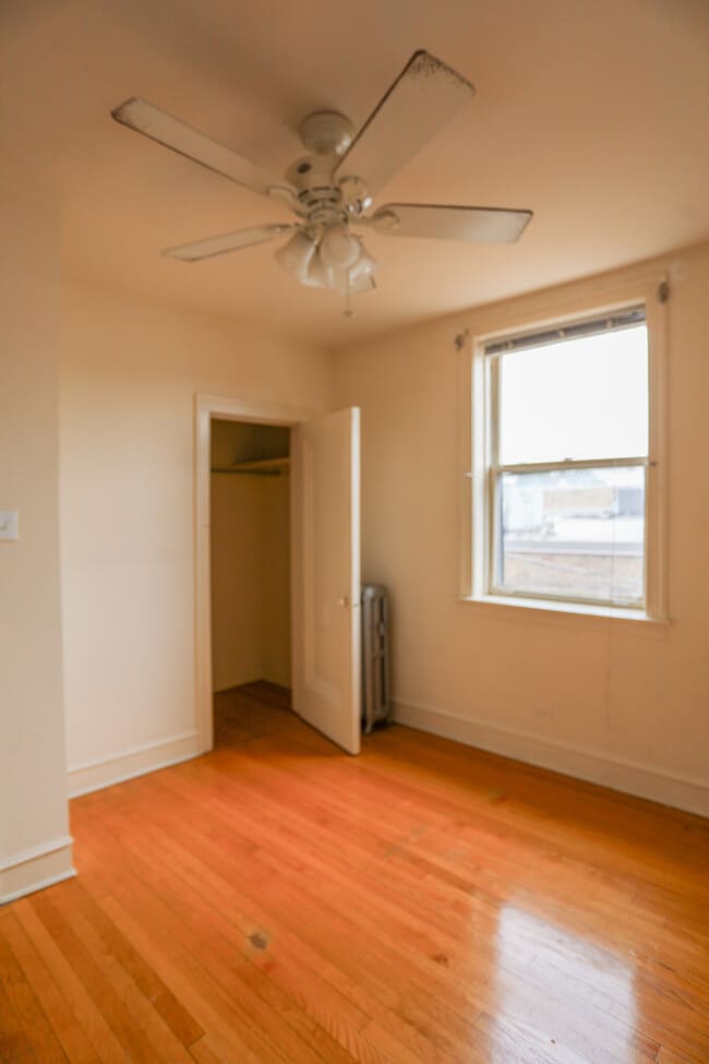 Building Photo - 4909 N Glenwood Ave