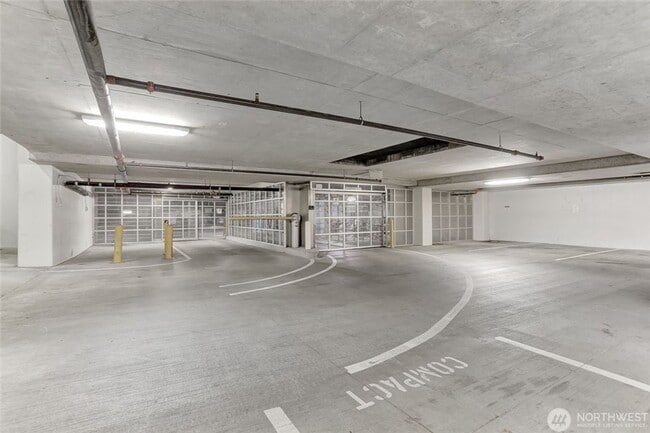 Building Photo - Unique 1 bed/1bath, 200 sqft patio, 2 parking spaces, high end finishes.