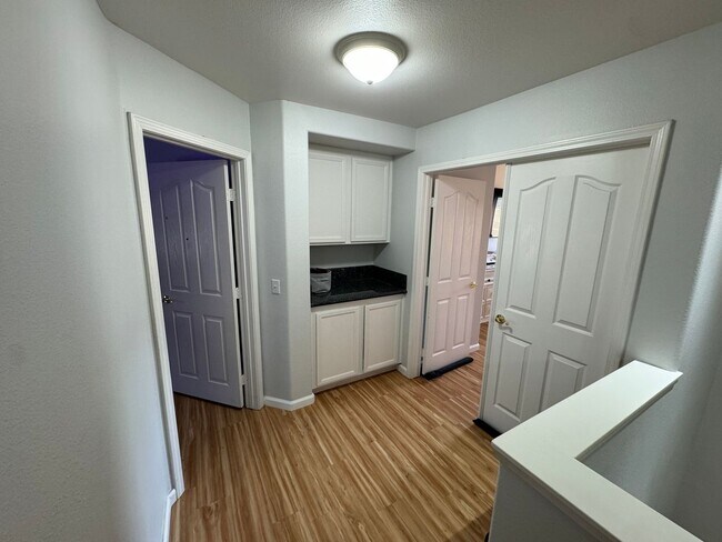 Building Photo - 40123 Vista Ridge Dr