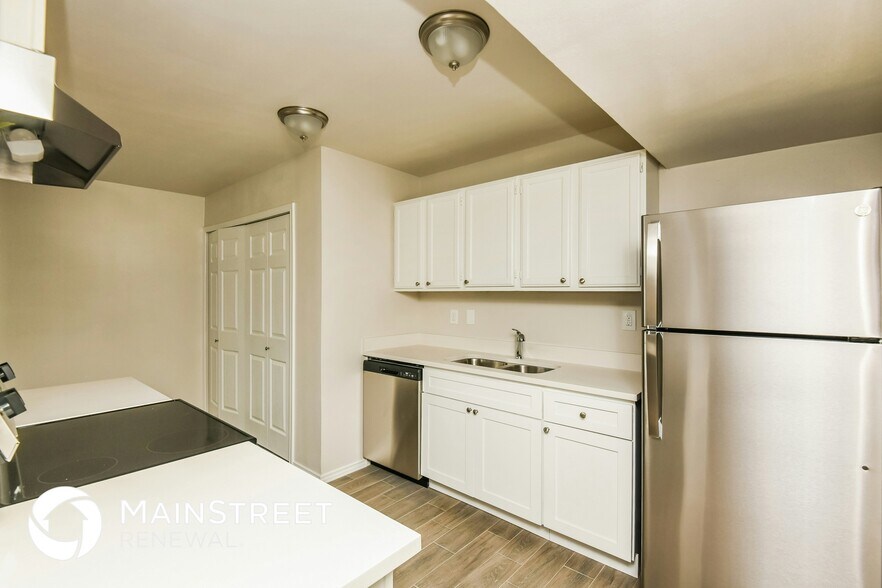 Building Photo - 4217 Longmeadow Way