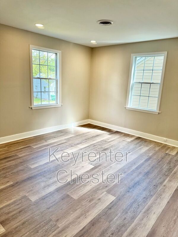 Building Photo - 722 Texas Ave