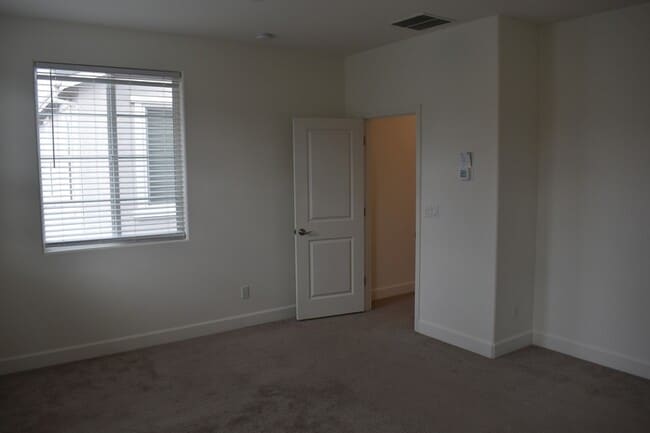 Building Photo - 8168 Oxbow Landing Loop