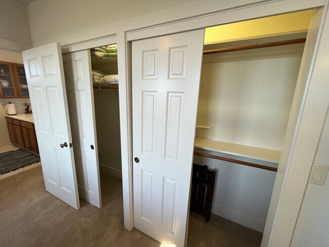 Building Photo - 189E - CS