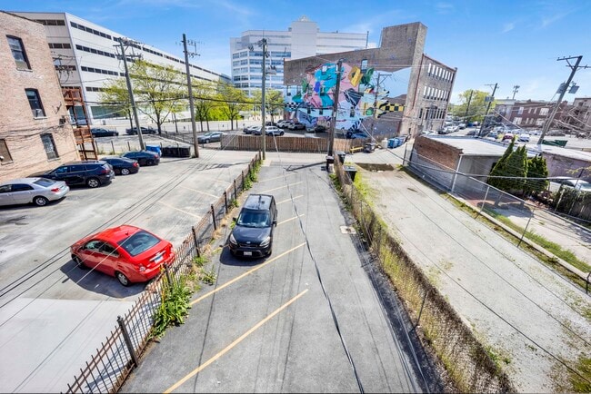Building Photo - 2223 W Taylor St