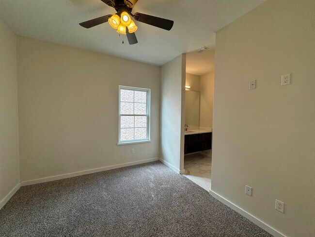 Building Photo - 210 Veracruz Dr