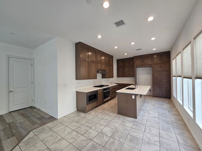 Building Photo - 20841 Acorn Cir