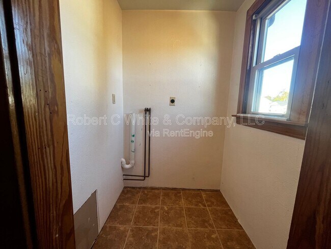 Building Photo - 19 Pulaski St