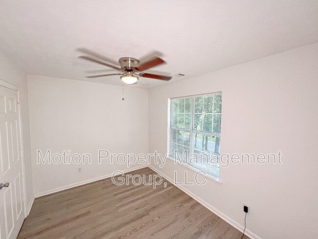 Building Photo - 7155 Pineneedle Dr SW