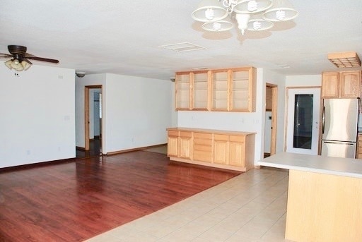 Building Photo - 3 Bedroom Home, garage, fenced yard.