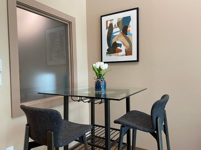 Building Photo - 83 Hanover St