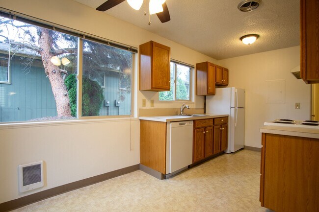 Building Photo - Close-in SE: Garden Level 1 Bdr w/ DW, Pri...