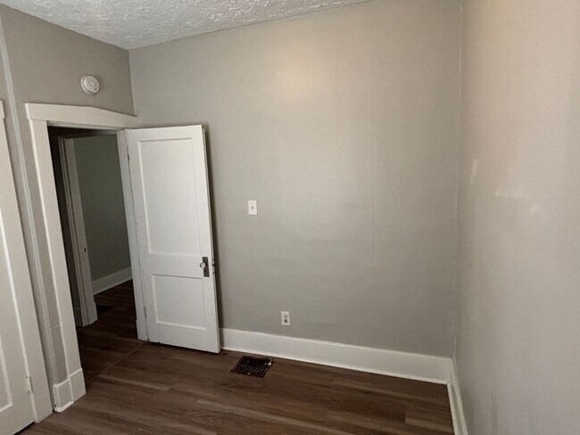 Building Photo - Charming 3BR/1BA Home with Modern Updates ...