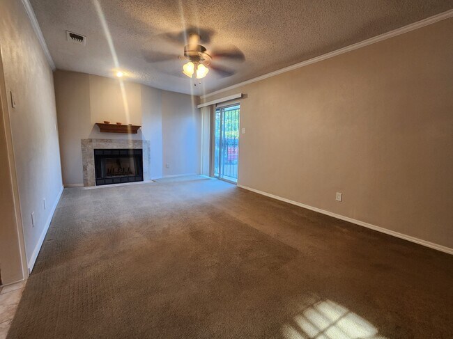 Building Photo - 2425 Kristen Dr