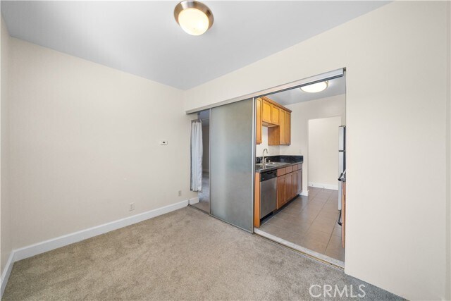 Building Photo - 10982 Roebling Ave