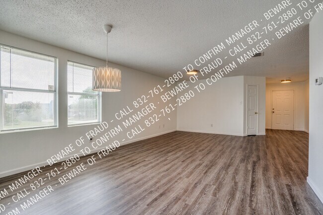 Building Photo - 616 Almandora-