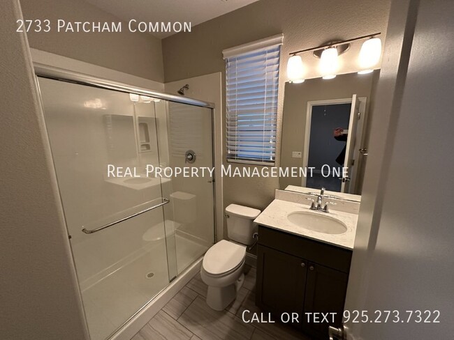 Building Photo - 2733 Patcham Common