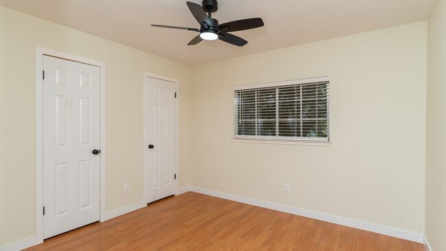 Building Photo - 16123 Cairngorm Ave